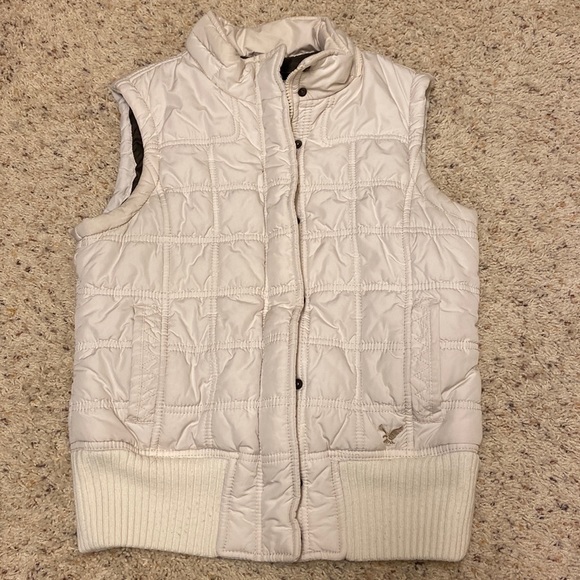 American Eagle Puffer Vest - Picture 1 of 3